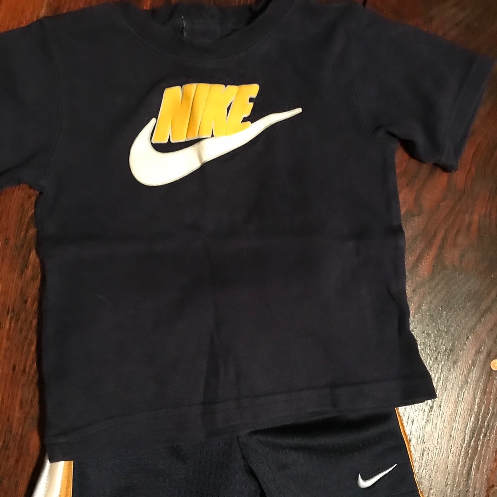 Nike outfit-shirt and shorts